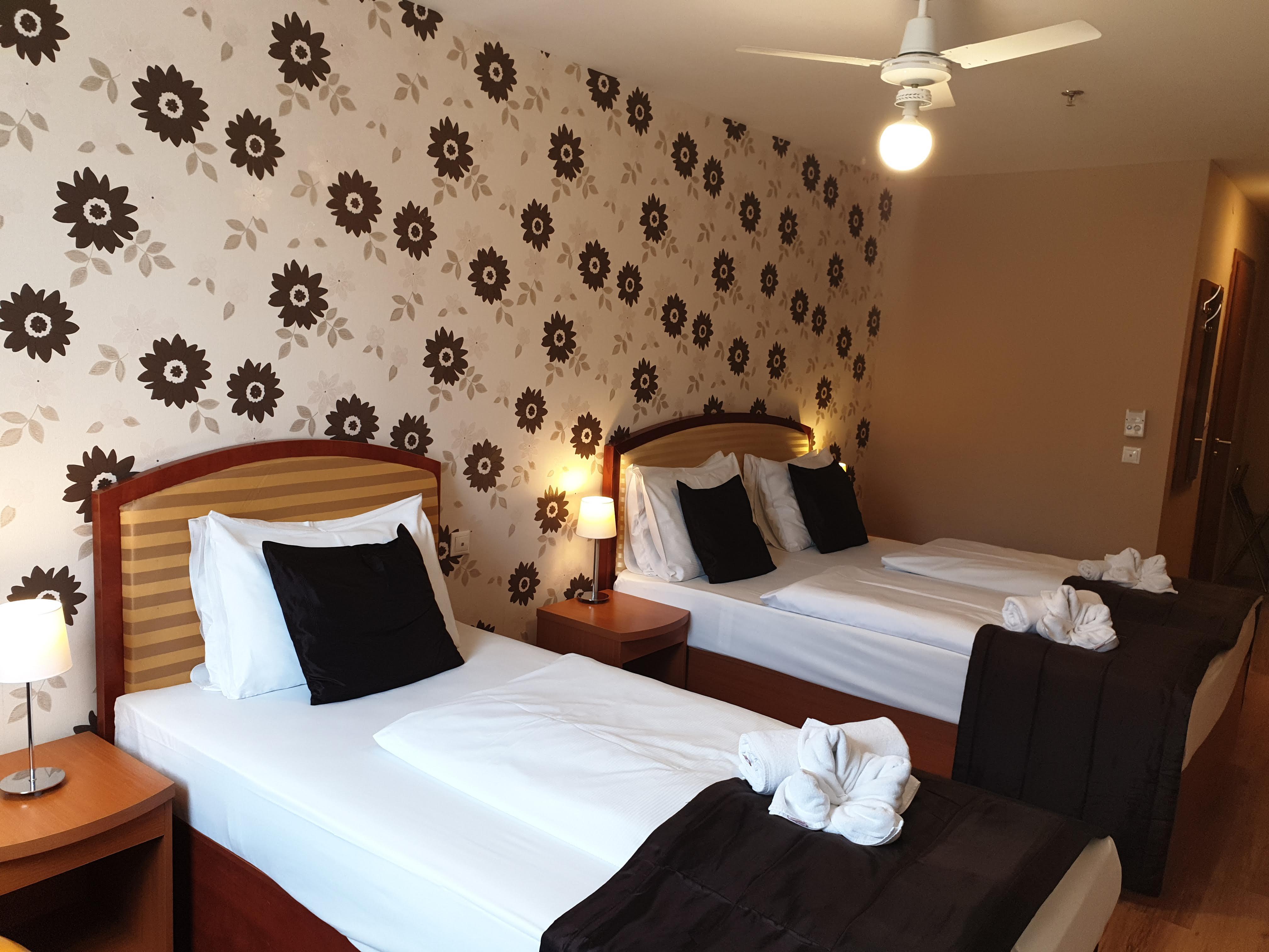 Six Inn Hotel Budapeşte Dış mekan fotoğraf