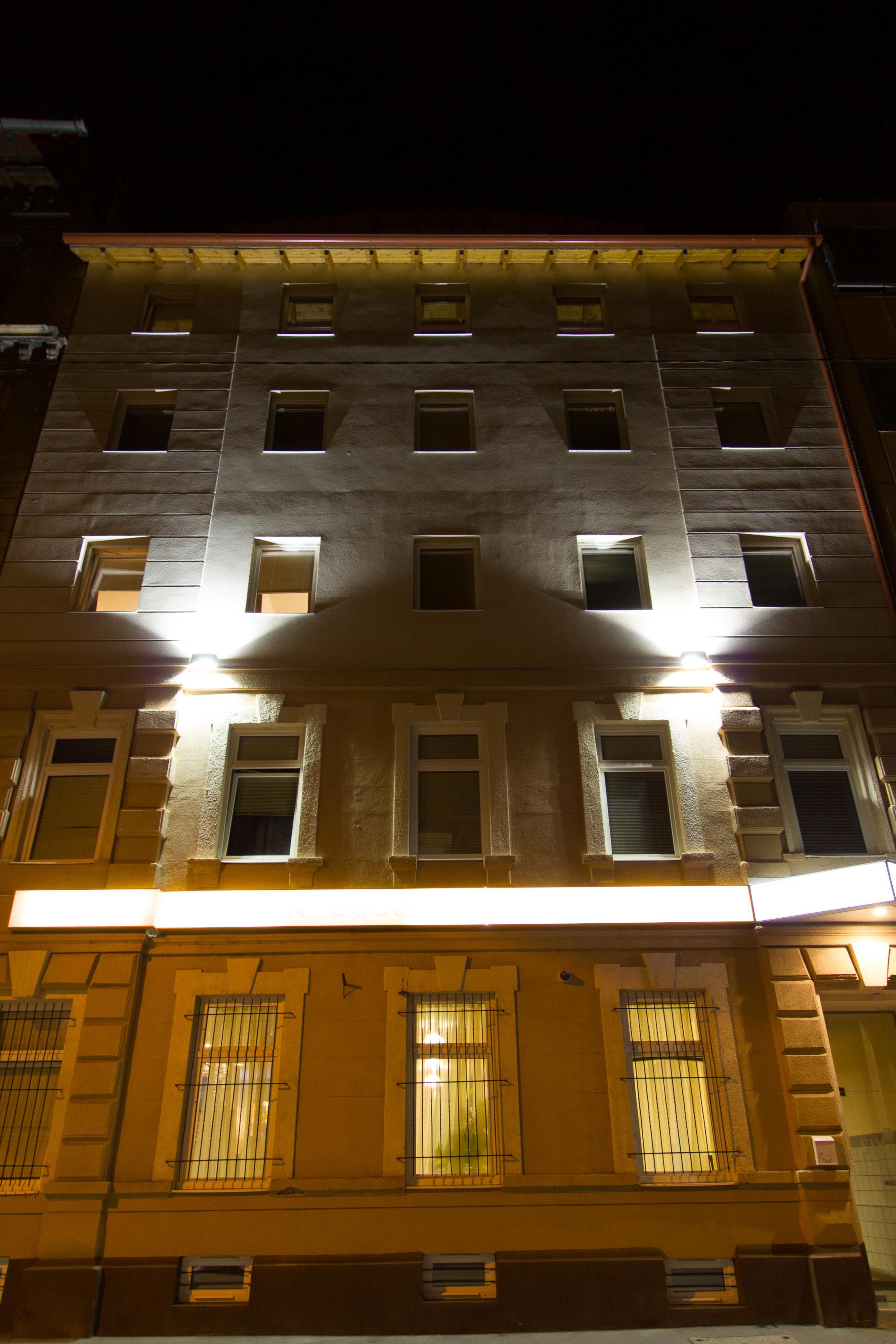 Six Inn Hotel Budapeşte Dış mekan fotoğraf