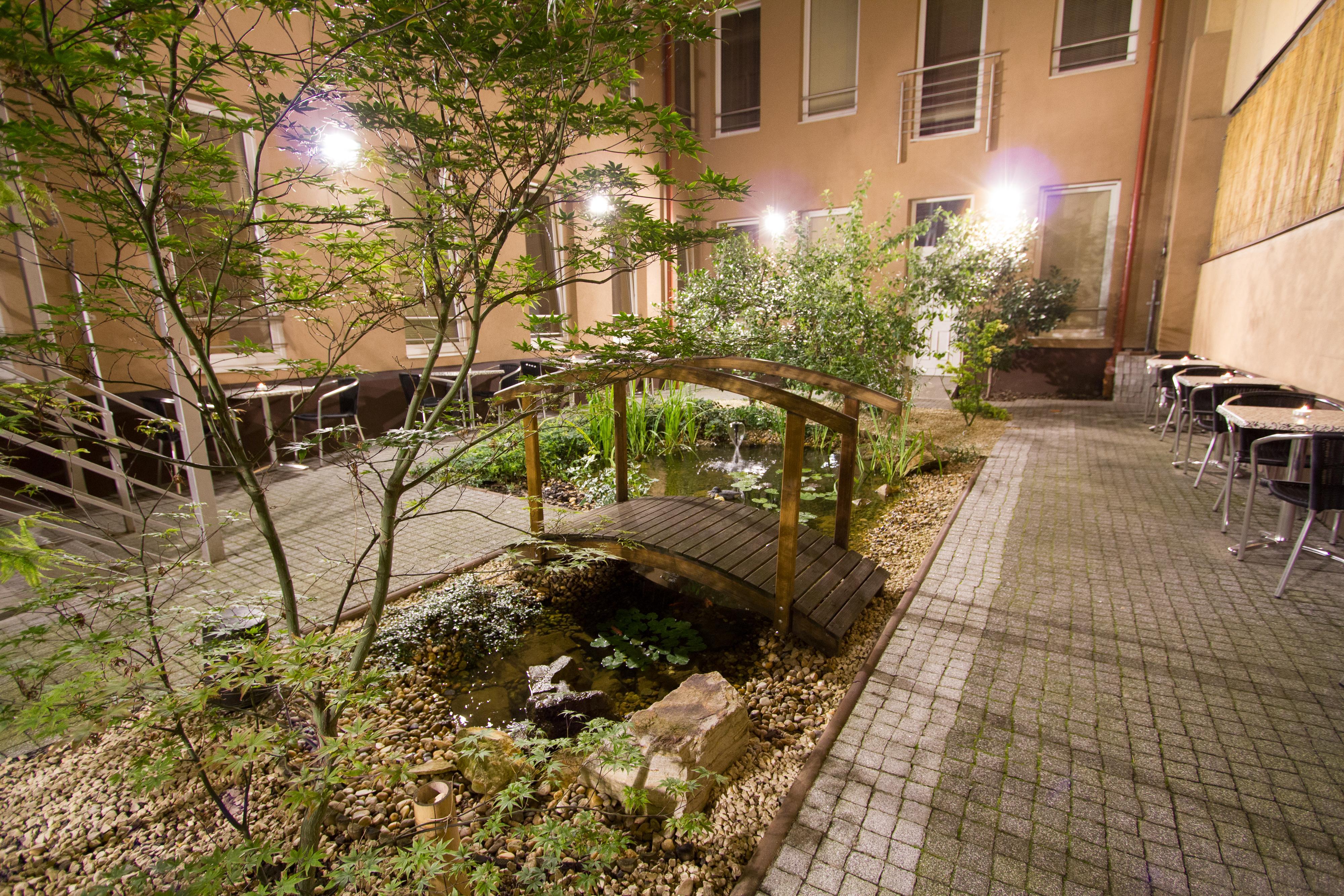 Six Inn Hotel Budapeşte Dış mekan fotoğraf