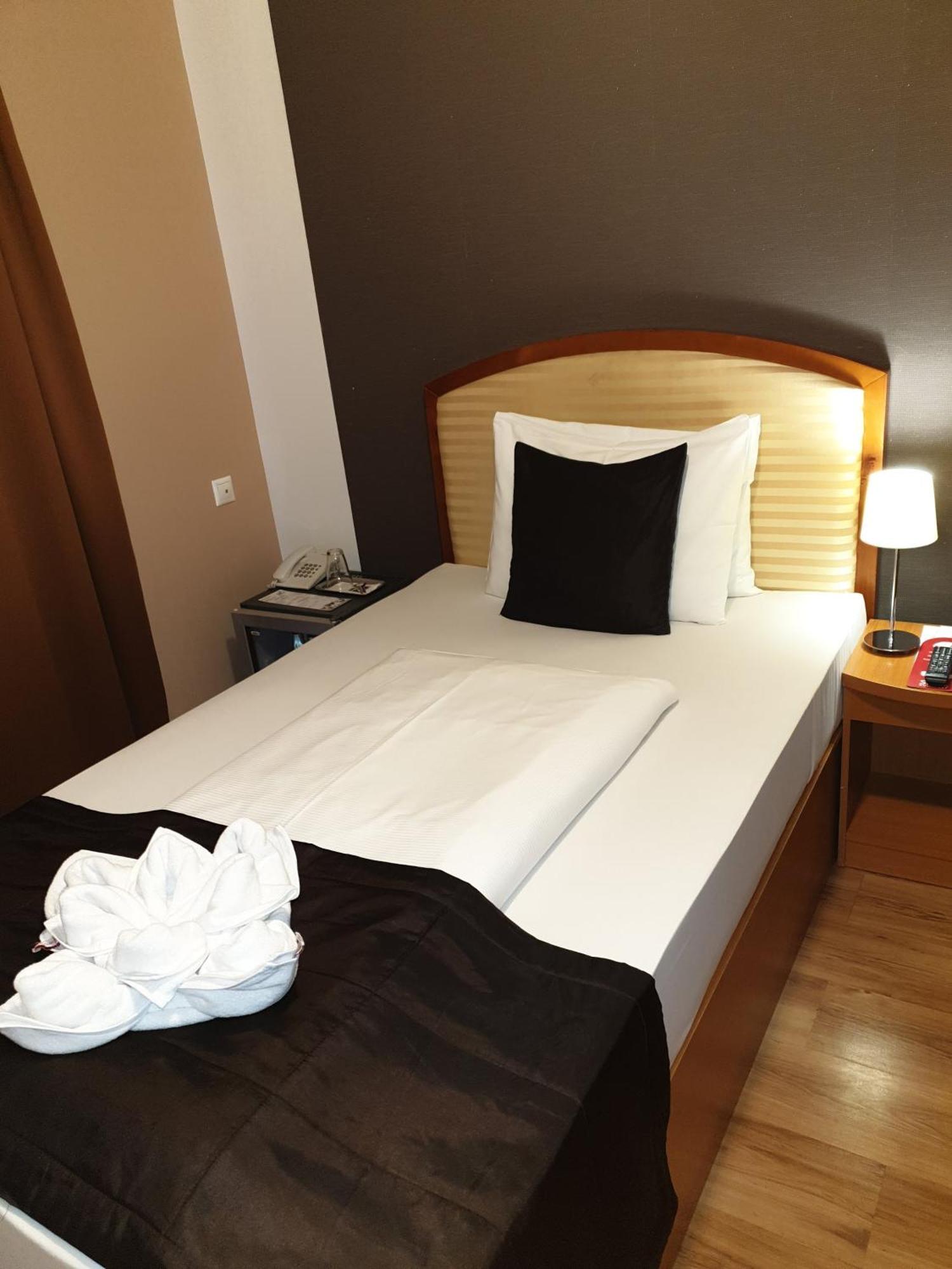 Six Inn Hotel Budapeşte Oda fotoğraf